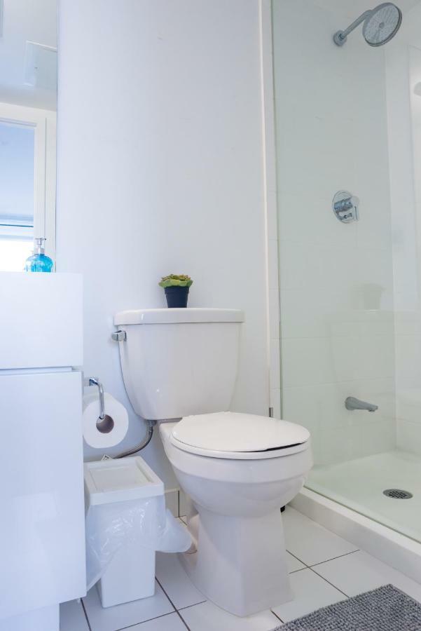 Luxury Downtown Toronto Condo - 2 Bedroom Exterior photo